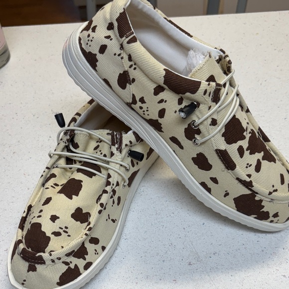 Outwoods Brown and White Casual Shoes - Picture 4 of 9